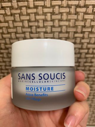 산수시 아쿠아 베네핏 24h 수부지 물광 속건조 수분크림 50ml — 5점을 준 리뷰어가 2021년 6월 올린 사용 사진