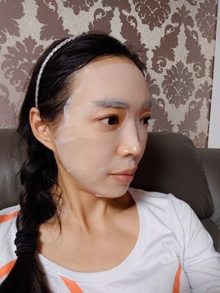 쿠피 피디알엔 연어 더마 페이셜 마스크 — 5점을 준 리뷰어가 2021년 11월 올린 사용 사진