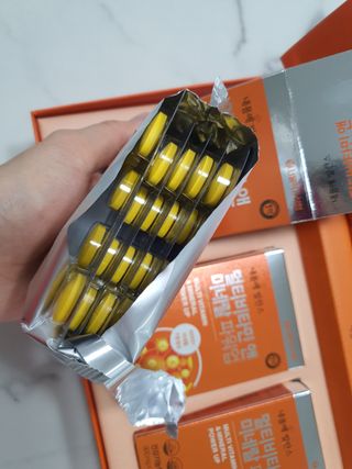 서울약사신협_내몸애발란스멀티비타민앤미네랄파워업_800mg x 90정 — 5점을 준 리뷰어가 2021년 8월 올린 사용 사진