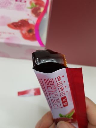 헬스업_쁘띠쁘띠석류콜라겐젤리_20g x 14포 — 5점을 준 리뷰어가 2021년 2월 올린 사용 사진