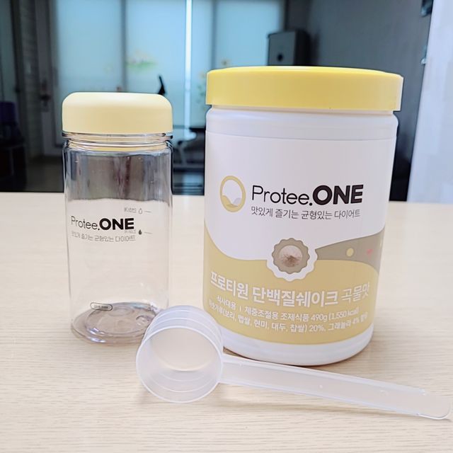 프로티원 단백질쉐이크 곡물맛 2주분 1통+보틀 리뷰 사진