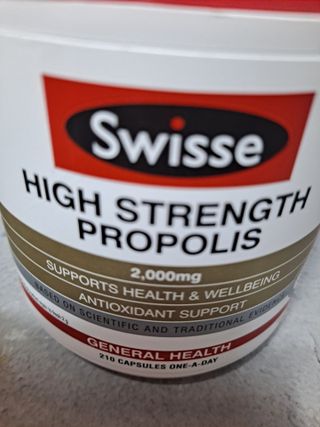 Swisse 스위스 고함량 프로폴리스 2,000mg 210정 — 5점을 준 리뷰어가 2021년 3월 올린 사용 사진