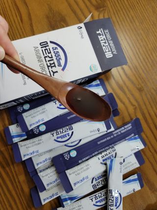 자연에온 아르긴포스 L-아르기닌 5555mg 스틱 15개입 1박스 — 5점을 준 리뷰어가 2021년 4월 올린 사용 사진