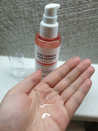 썸헤어 / SUMHAIR 썸헤어 실키 테라피 헤어 에센스 — 5점을 준 리뷰어가 2021년 4월 올린 사용 사진