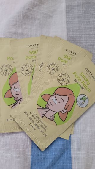 세뚜아(Cettua) 세뚜아 스티키 포어 패치 Cettua Sticky Pore Patch — 5점을 준 리뷰어가 2023년 10월 올린 사용 사진