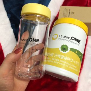 프로티원 단백질쉐이크 녹차맛 2주분 1통+보틀 — 4.5점을 준 리뷰어가 2021년 4월 올린 사용 사진