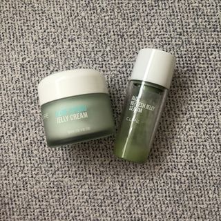 김정문알로에 큐어 큐어 알로에 리프레쉬 젤리 세럼, 큐어 알로에 하이드로 젤리 크림 — 5점을 준 리뷰어가 2021년 3월 올린 사용 사진