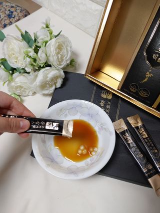 헬스업_천명진프리미엄홍삼스틱_10ml x 30포 — 5점을 준 리뷰어가 2021년 3월 올린 사용 사진