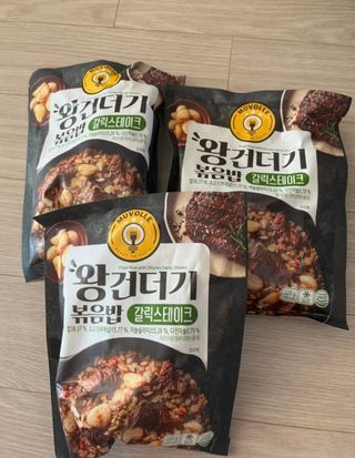 한성기업 무볼레 왕건더기 볶음밥 갈릭스테이크 — 4점을 준 리뷰어가 2021년 10월 올린 사용 사진