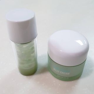 김정문알로에 큐어 큐어 알로에 리프레쉬 젤리 세럼, 큐어 알로에 하이드로 젤리 크림 — 5점을 준 리뷰어가 2021년 3월 올린 사용 사진