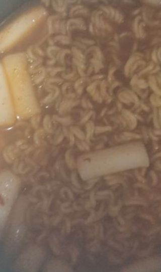 더밥  고추마녀 라볶이 +  나이스미 무설탕 현미후레이크 — 4점을 준 리뷰어가 2021년 10월 올린 사용 사진