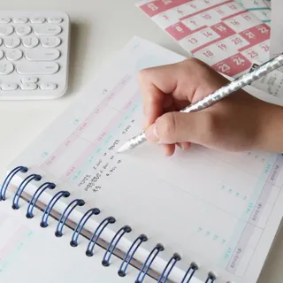리훈 리뉴얼 오늘쓰임 가계부 용돈기입장 금전납출부 캐쉬북 만년 — 5점을 준 리뷰어가 2023년 3월 올린 사용 사진