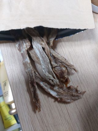 [보헤리] 국내산 강아지 육포간식 바삭 64 2종 — 5점을 준 리뷰어가 2022년 4월 올린 사용 사진