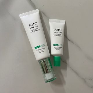 [AHC] 세이프온 에센스 선크림 올리브영 스페셜 증정 기획세트 — 5점을 준 리뷰어가 2022년 6월 올린 사용 사진
