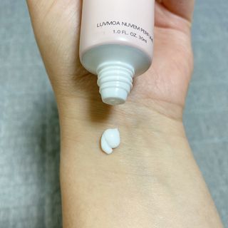 러브모아 향수 고체향수 승무원 고체향수 바르는 향수 니치향수 도손 우드세이지 앤 씨솔트 — 5점을 준 리뷰어가 2022년 9월 올린 사용 사진