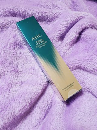 [NEW 탄력유턴 아이크림] AHC 유스 래스팅 리얼 아이크림 포 페이스 — 5점을 준 리뷰어가 2021년 2월 올린 사용 사진