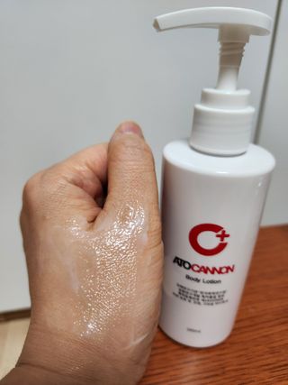 아토캐논(ATO CANNON) 아토캐논 고보습 바디로션 200ml — 5점을 준 리뷰어가 2022년 12월 올린 사용 사진