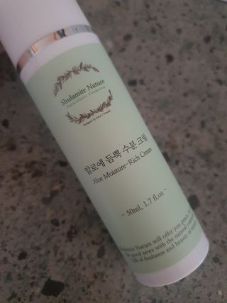술람미네이처 자연주의 화장품ㅣ속보습 충전 + 민감/트러블 피부 진정 - 알로에 듬뿍 수분 크림 50ml — 5점을 준 리뷰어가 2022년 6월 올린 사용 사진