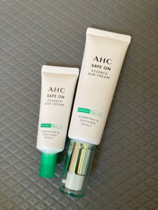 [AHC] 세이프온 에센스 선크림 올리브영 스페셜 증정 기획세트 — 5점을 준 리뷰어가 2022년 6월 올린 사용 사진