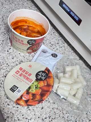 프리 [요리궁리] 매콤달콤 꽃떡볶이 6개입 세트 — 5점을 준 리뷰어가 2024년 10월 올린 사용 사진
