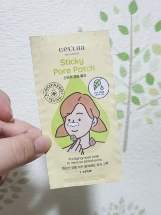 세뚜아(Cettua) 세뚜아 스티키 포어 패치 Cettua Sticky Pore Patch — 5점을 준 리뷰어가 2023년 8월 올린 사용 사진