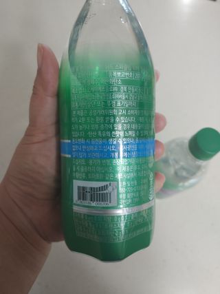 몽베스트 Montbest with Sparkling water Plain 20병 — 5점을 준 리뷰어가 2021년 11월 올린 사용 사진