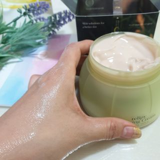 카오리온코스메틱스 사카로미세스와 시카의 만남        릴리피 릴렉싱 크림 진정한 탄력을 경험해보세요 — 5점을 준 리뷰어가 2021년 5월 올린 사용 사진