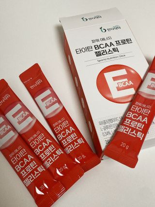 [인디닥터] 타이탄 BCAA 프로틴 젤리스틱 — 5점을 준 리뷰어가 2022년 5월 올린 사용 사진