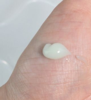 랑벨 랑바이오 블랙 시카 크림 50ml(블랙비 프로폴리스, 시카 4종, 판테놀 10 함유) — 5점을 준 리뷰어가 2022년 6월 올린 사용 사진