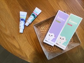 닥터데디스 안심저불소 키즈치약 (라즈베리, 청포도향 중 택 1) 60g +  여행용 미니 치약 15g — 5점을 준 리뷰어가 2022년 11월 올린 사용 사진