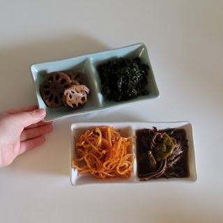 하나마이 [마마쿡] 전 청와대 천상현 셰프의 밑반찬  5종세트(소고기 장조림+연근조림+진미채+간장김자반+새우김자반) — 5점을 준 리뷰어가 2023년 4월 올린 사용 사진