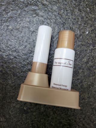 더사가오브수 [사가수] 효혜윤 보태니컬 에너지 에센스인로션 20ml /아이포올 스틱 3g — 5점을 준 리뷰어가 2023년 2월 올린 사용 사진