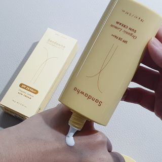 스킨큐어 산다화 유기농 레몬썬크림 — 5점을 준 리뷰어가 2022년 4월 올린 사용 사진
