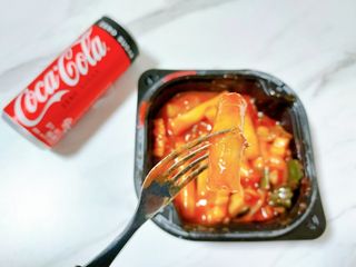 한성기업 무볼레 닭떡볶이+해물떡볶이 2종 세트 — 2.5점을 준 리뷰어가 2021년 9월 올린 사용 사진