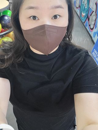 애니가드 셋업마스크 4컬러 각 10매입 [크리미베이지, 캐시미어로즈, 초콜렛브라운, 미드나잇네이비] — 5점을 준 리뷰어가 2022년 2월 올린 사용 사진