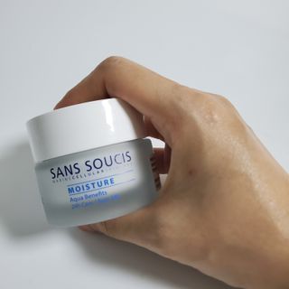 산수시 아쿠아 베네핏 24h 수부지 물광 속건조 수분크림 50ml — 5점을 준 리뷰어가 2021년 7월 올린 사용 사진