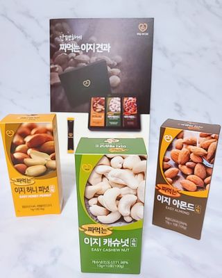 짜먹는 이지견과 짜먹는 이지아몬드, 짜먹는 이지허니피넛, 짜먹는 이지캐슈넛 각 10g X  10포 — 5점을 준 리뷰어가 2021년 2월 올린 사용 사진