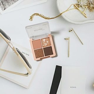 [블랙루즈] 크리스탈 하트 락 섀도우 4종 중 택1 — 5점을 준 리뷰어가 2021년 1월 올린 사용 사진