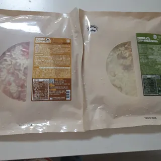 [푸딩팩토리] 수제화덕 피자 3종 택2_부대피자/김치피자/트러플고르곤졸라피자 — 5점을 준 리뷰어가 2022년 7월 올린 사용 사진