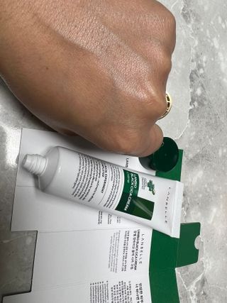 랑벨 랑바이오 블랙 시카 크림 50ml(블랙비 프로폴리스, 시카 4종, 판테놀 10 함유) — 5점을 준 리뷰어가 2023년 2월 올린 사용 사진