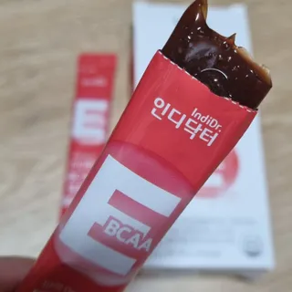 [인디닥터] 타이탄 BCAA 프로틴 젤리스틱 — 5점을 준 리뷰어가 2022년 5월 올린 사용 사진