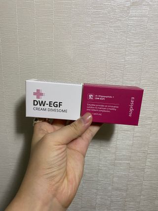 이지듀 DW-EGF 크림 다이브좀_콜라겐이 쏙쏙, 탄력피부로 다이빙 — 3.5점을 준 리뷰어가 2021년 2월 올린 사용 사진