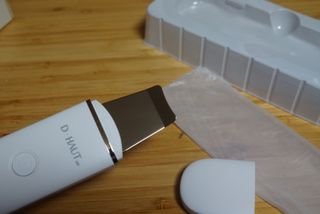 디하우트 랩 4 in 1 갈바닉 아쿠아 워터 필링기 스킨스크러버 — 5점을 준 리뷰어가 2021년 11월 올린 사용 사진