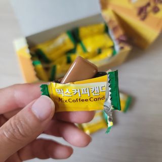 (주) 피치코리아 믹스커피캔디76g x2개입 — 5점을 준 리뷰어가 2022년 11월 올린 사용 사진