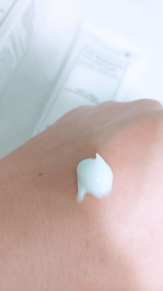 셀프 모이스처라이징 프로텍션 크림 셀프 모이스처라이징 프로텍션크림 — 5점을 준 리뷰어가 2022년 4월 올린 사용 사진