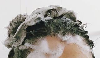 닥터시드 페퍼민트 앤 레몬 비건 비듬케어 쿨 탈모 샴푸 (1000ml) — 5점을 준 리뷰어가 2023년 7월 올린 사용 사진