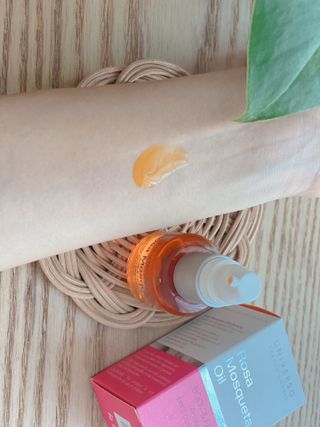 유니베르소 로즈힙 오일 15ml — 4.5점을 준 리뷰어가 2021년 6월 올린 사용 사진