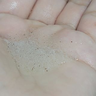 벨먼 내추럴스파 수분광채 스크럽 바디워시 600ml 5종 — 5점을 준 리뷰어가 2022년 5월 올린 사용 사진