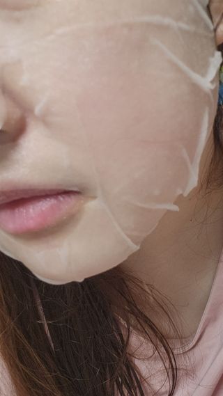 세뚜아(Cettua) [세뚜아] 모이스처 밸런싱 페이셜 마스크 Cettua Moisture Balancing Facial Mask 5매 — 5점을 준 리뷰어가 2024년 4월 올린 사용 사진