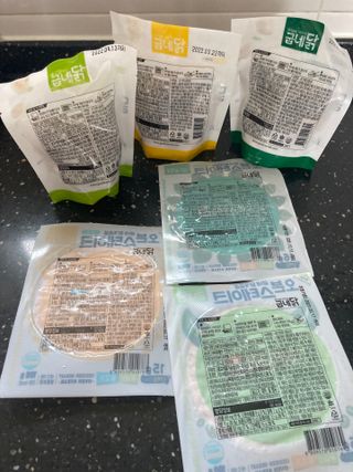 굽네몰 [굽네] 탱글탱글 닭가슴살볼 3종, 닭가슴살 오븐 스테이크 3종 — 5점을 준 리뷰어가 2021년 5월 올린 사용 사진